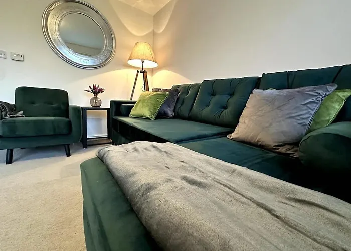 Middlebeck House By Blue Skies * Middlesbrough